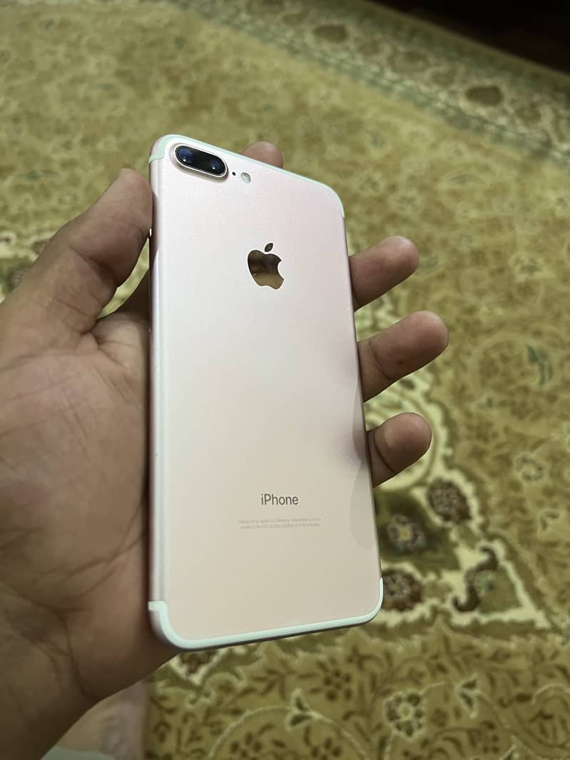 Apple iPhone 7 Plus 4