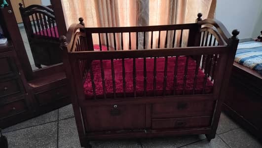 baby cot