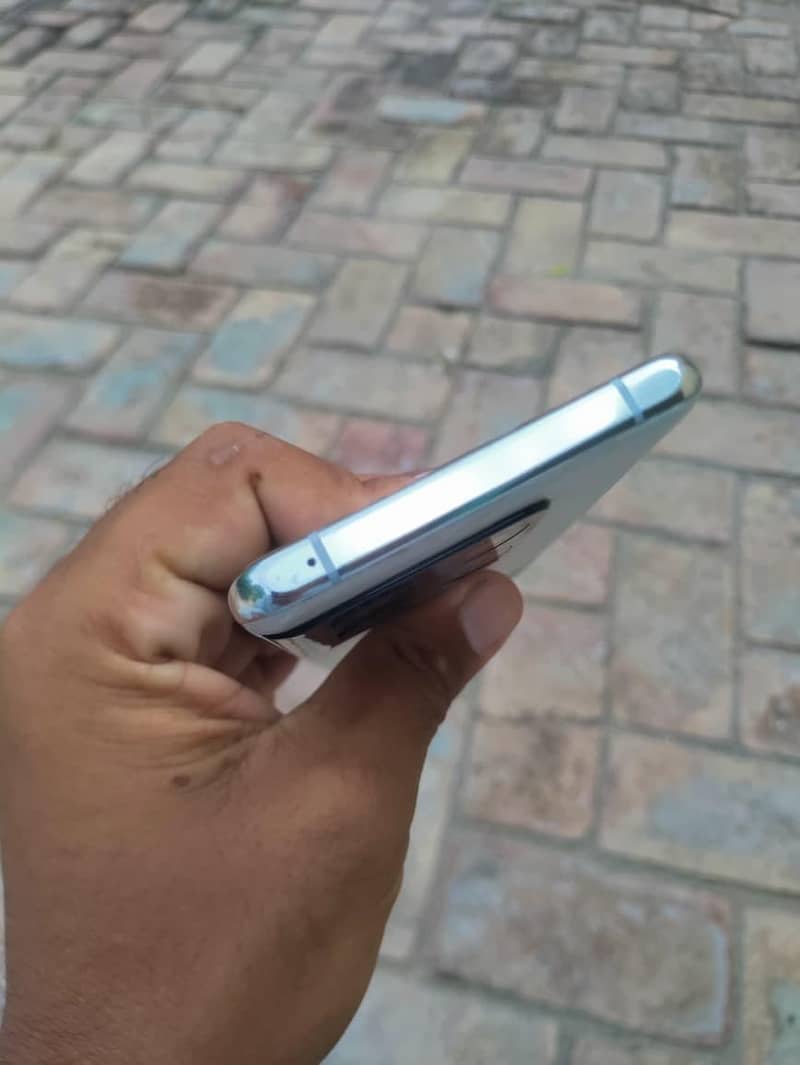 One Plus 10 Pro 4