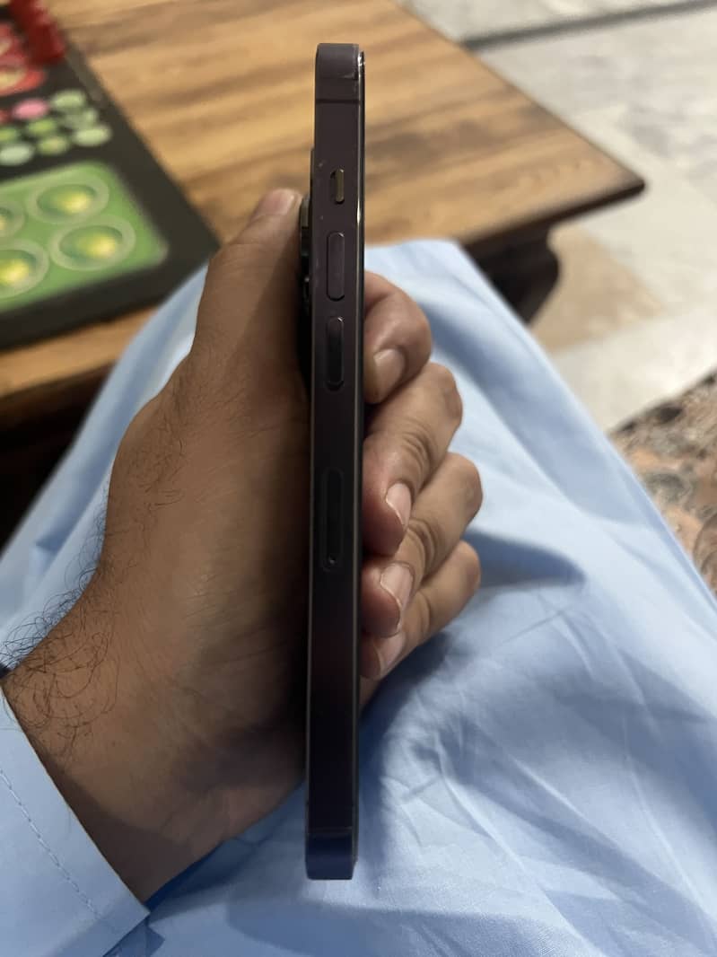 Apple iPhone 14 Pro 0