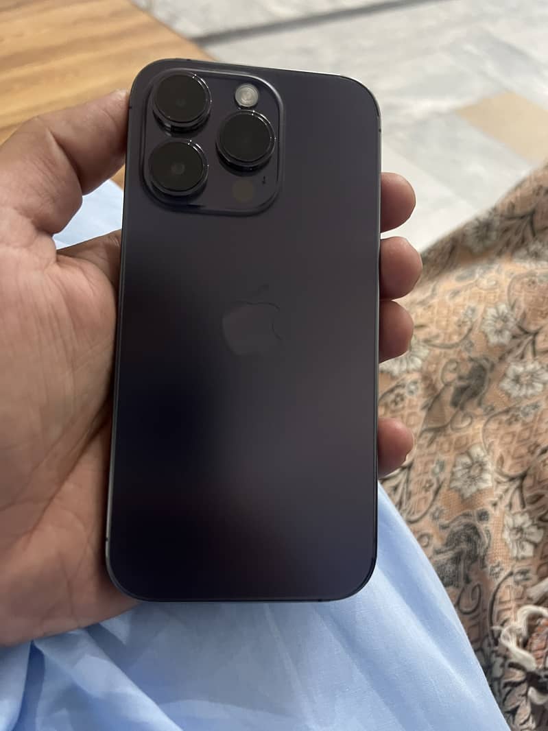Apple iPhone 14 Pro 1
