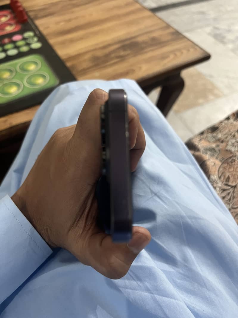 Apple iPhone 14 Pro 2
