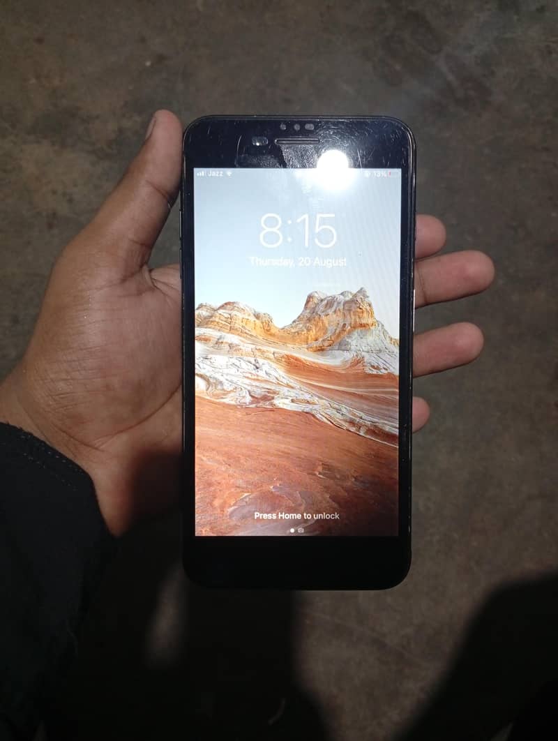 Apple iPhone 7 Plus 1