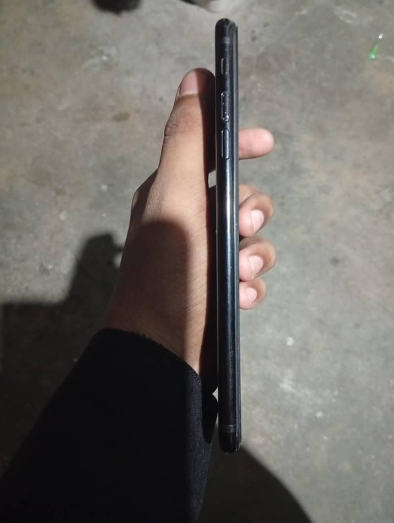 Apple iPhone 7 Plus 2