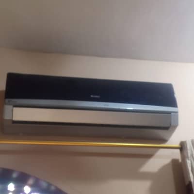 Gree Company 1.5 Ton AC