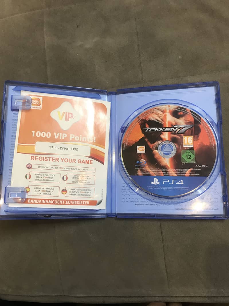 PS4 game discs 8
