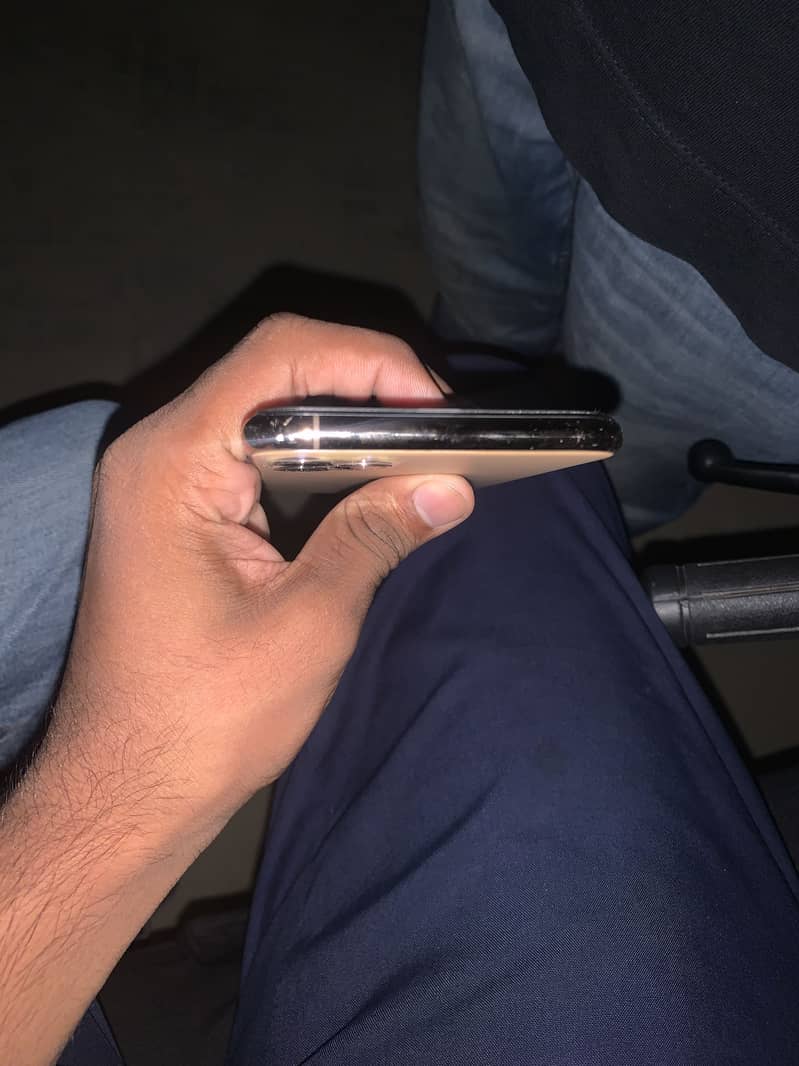 Apple iPhone 11 Pro Max 3