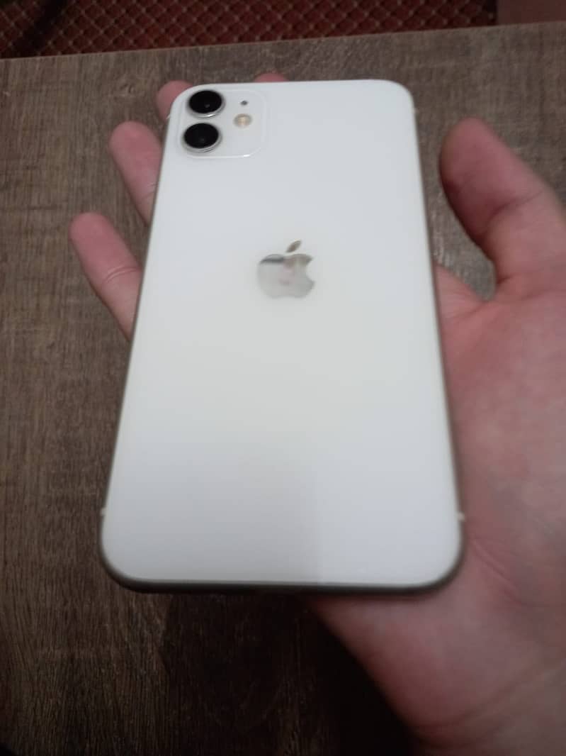 Apple iPhone 11 4