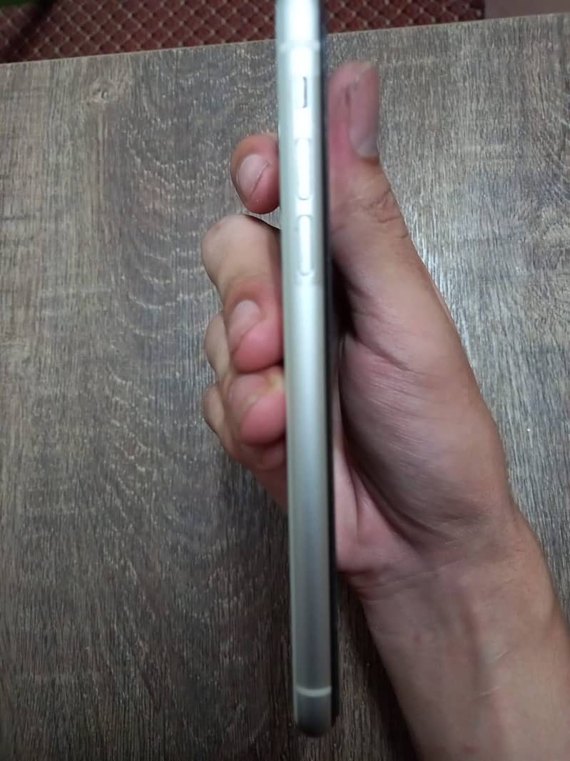 Apple iPhone 11 5