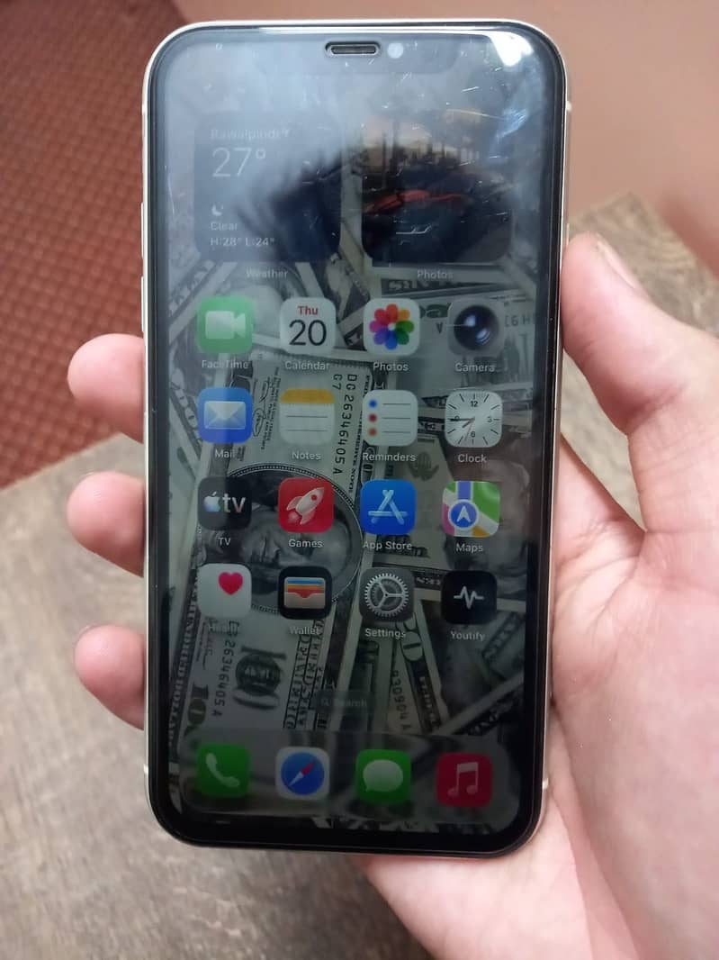 Apple iPhone 11 7