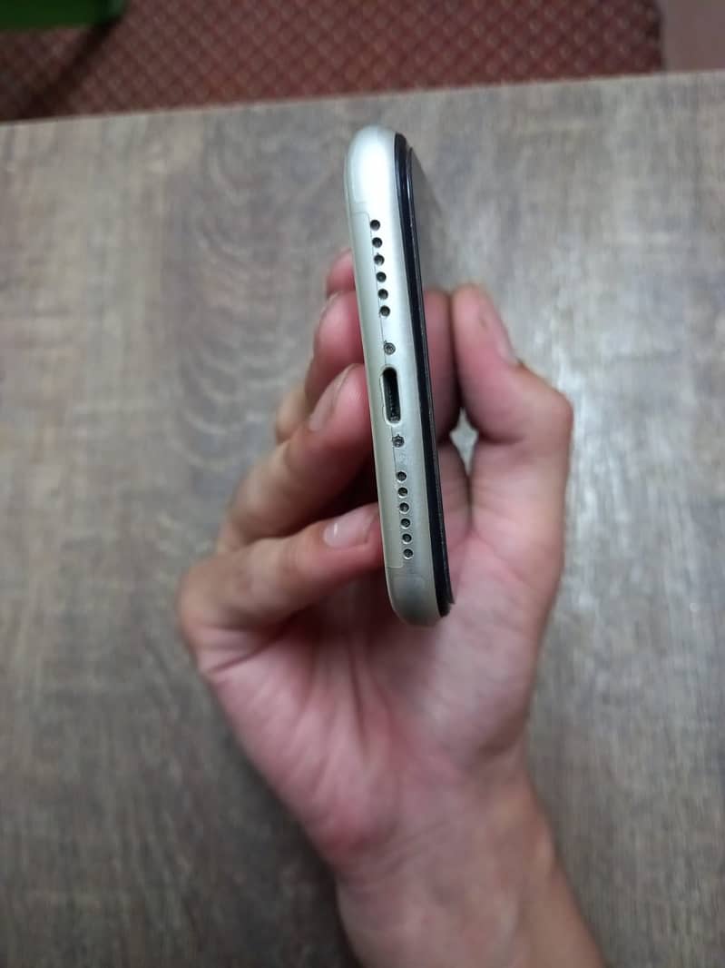 Apple iPhone 11 11