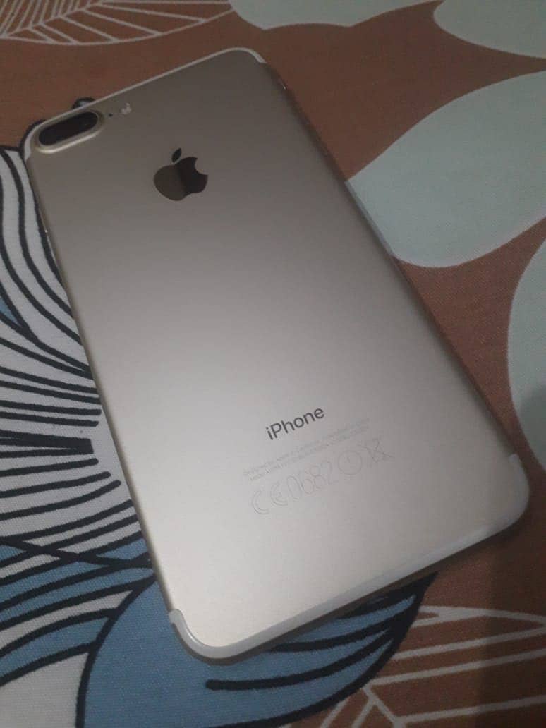 Apple iPhone 7 Plus 0