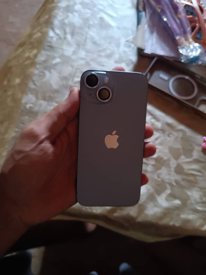 Apple iPhone 14 3