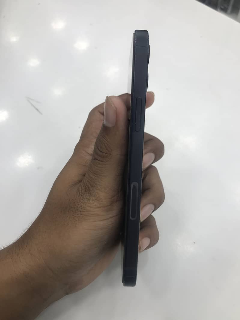 Apple iPhone 12 1