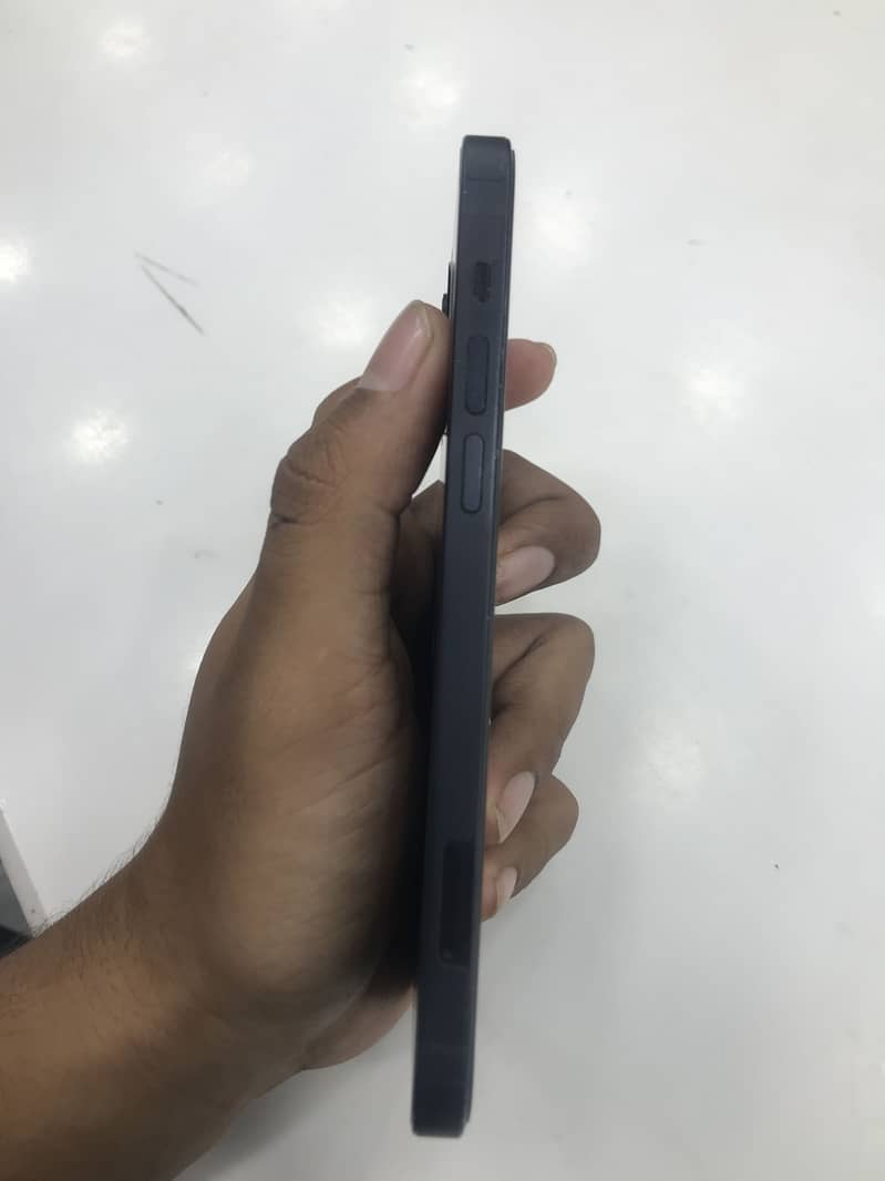 Apple iPhone 12 2