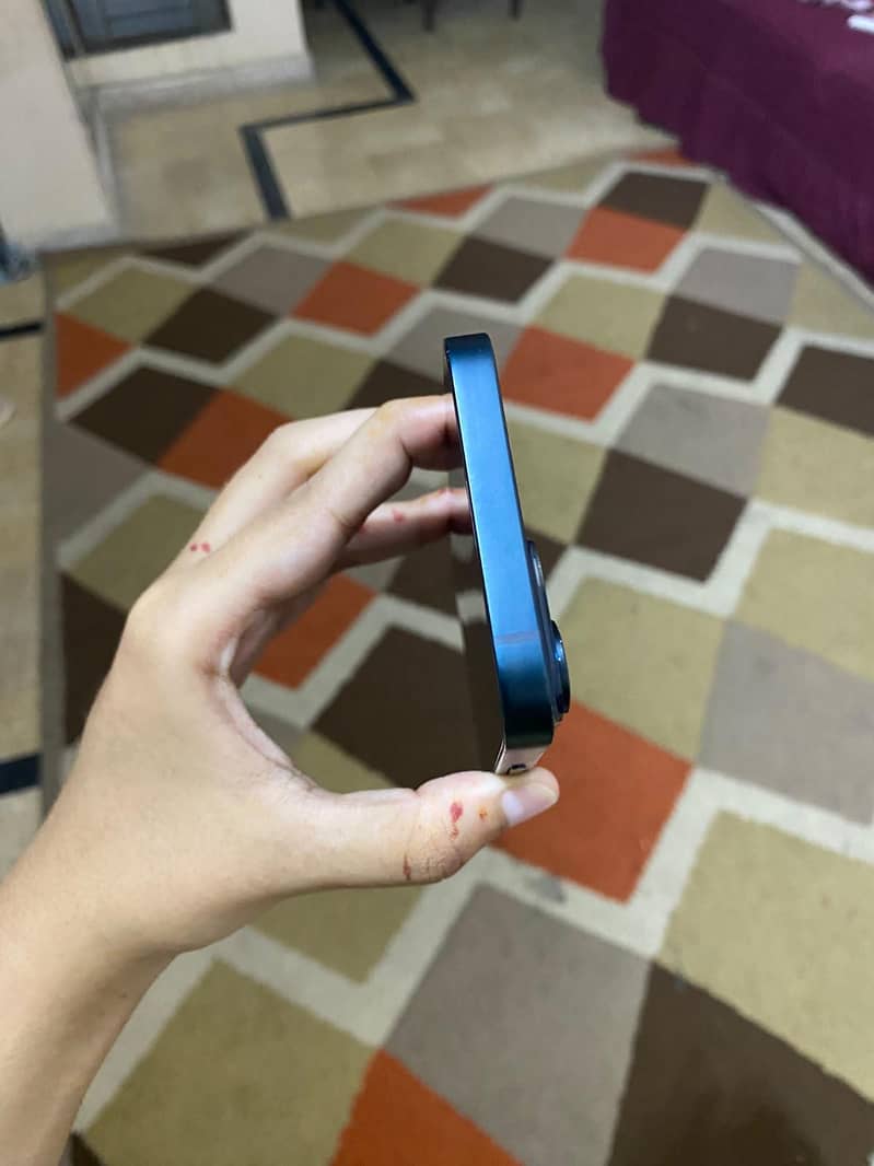 Apple iPhone 14 2