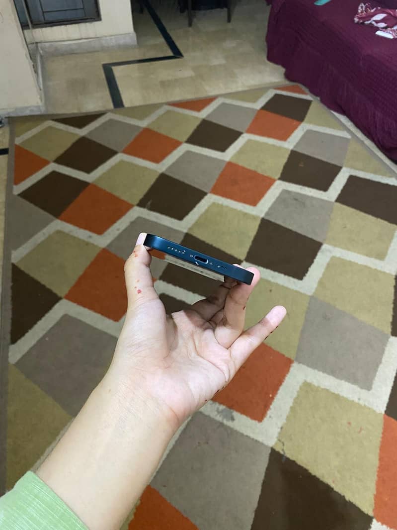Apple iPhone 14 3