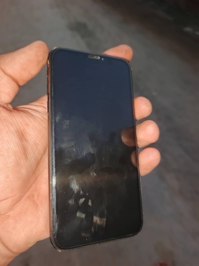 Apple iPhone XS 1