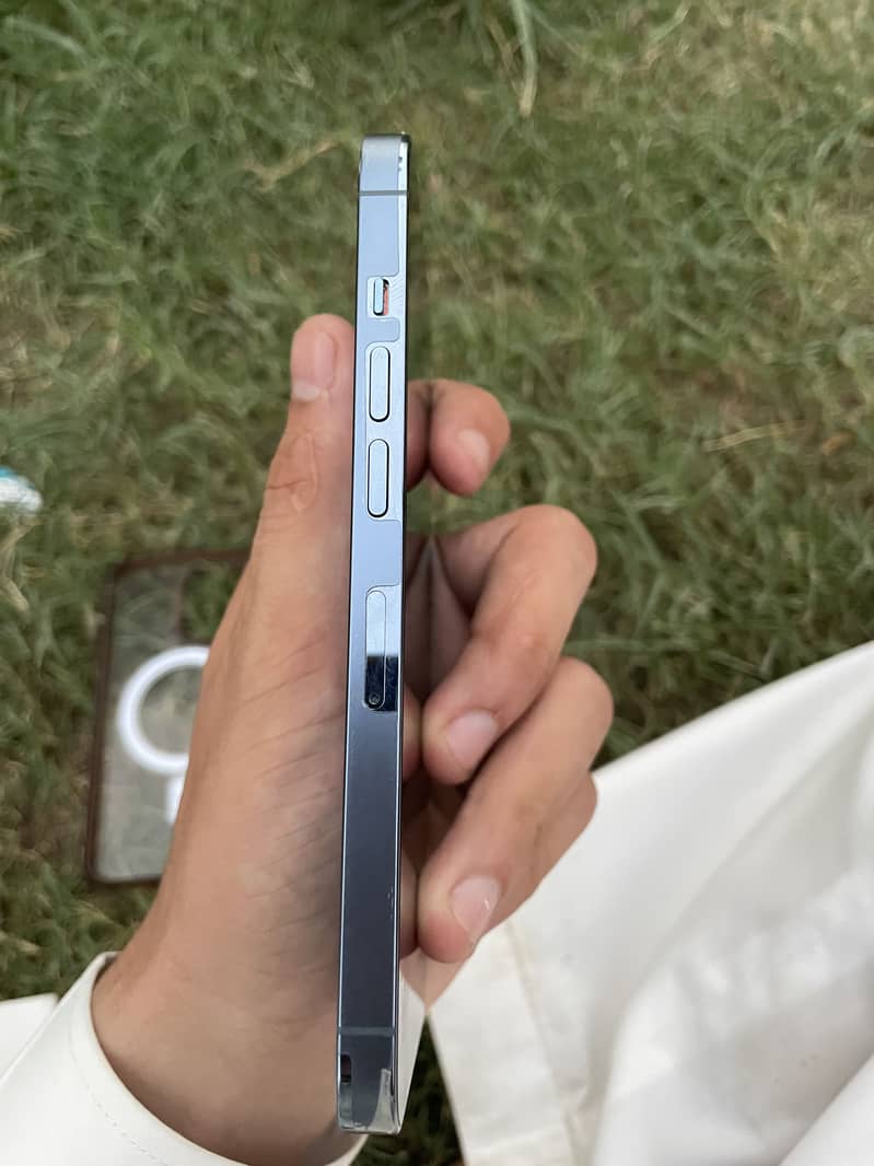 Apple iPhone 13 Pro 1