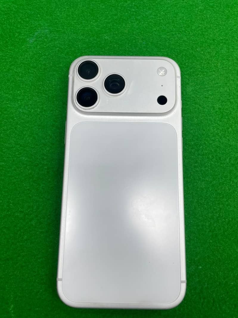 Apple iPhone 17 Pro Max 0