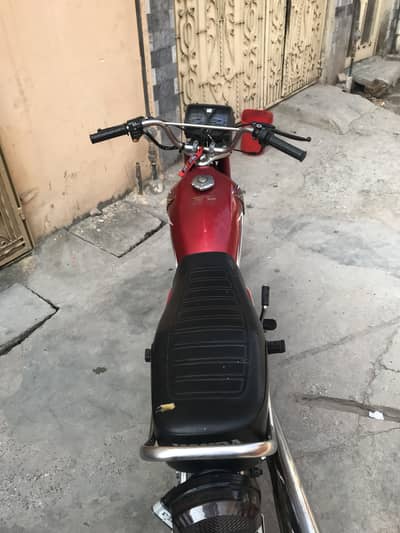 Honda 125 cc Biometric Available file Available \ condition 10/9