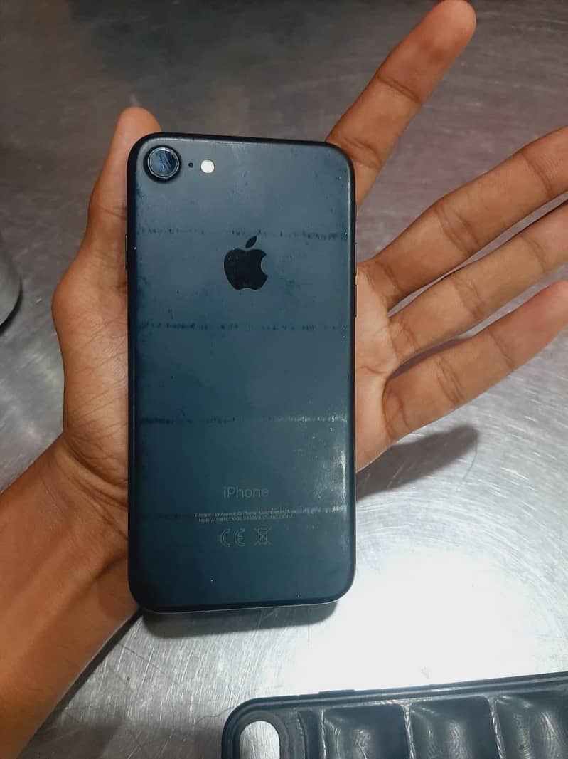 Apple iPhone 8 1