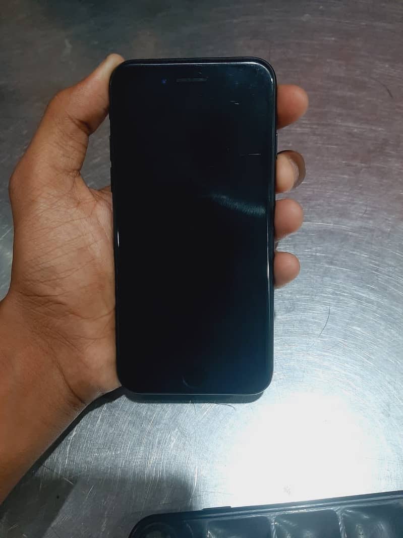 Apple iPhone 8 4