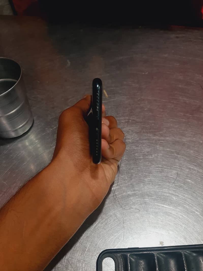 Apple iPhone 8 5