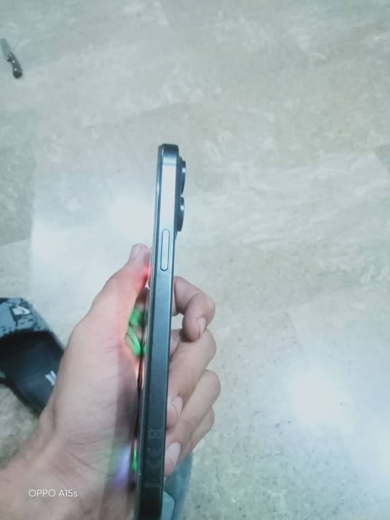 Apple iPhone 15 Pro Max 4