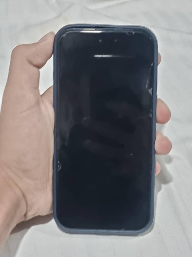 Apple iPhone 16 5