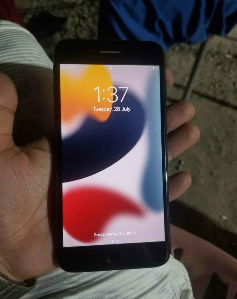 Apple iPhone 7 Plus 1