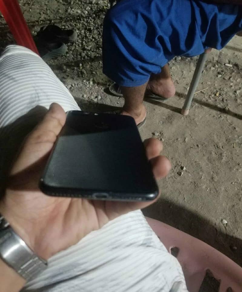 Apple iPhone 7 Plus 3