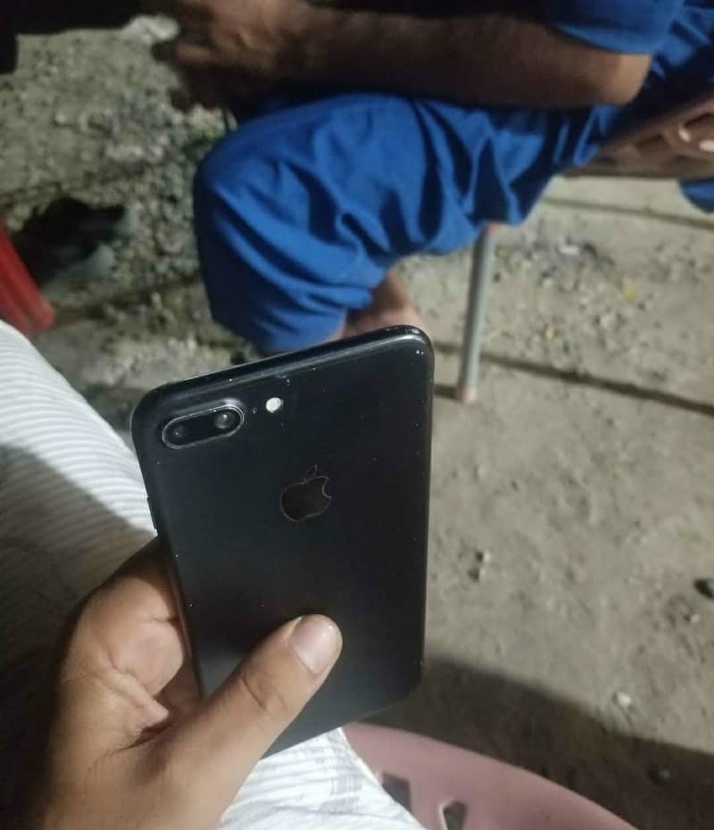 Apple iPhone 7 Plus 4