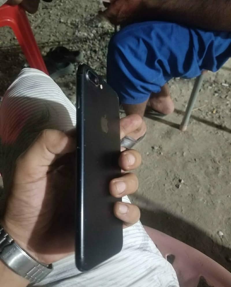 Apple iPhone 7 Plus 5