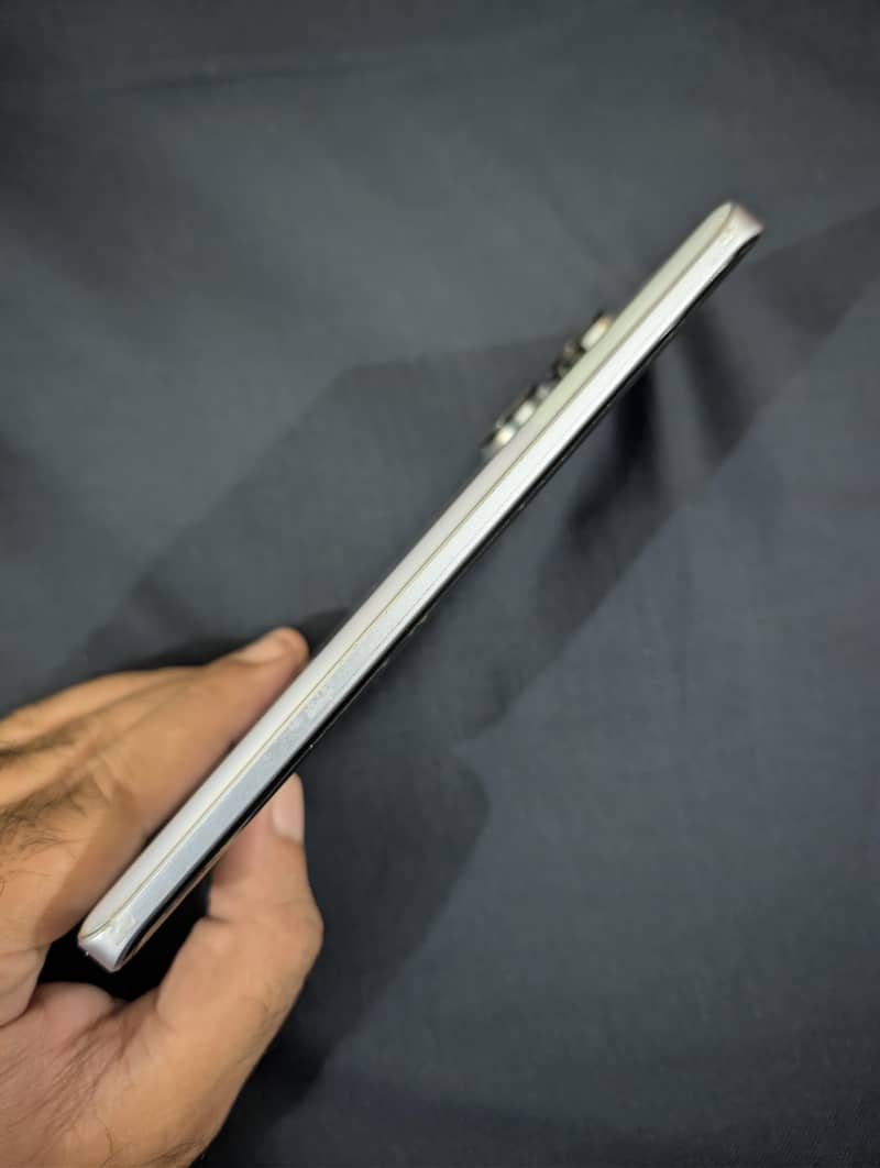 Xiaomi Redmi Note 13 Pro Plus 6