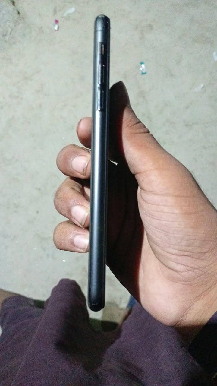 Apple iPhone 11 Pro Max 2