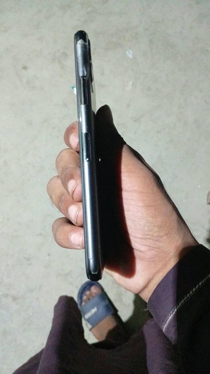 Apple iPhone 11 Pro Max 3