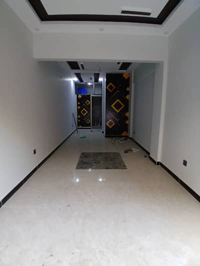 FULLY RENOVATED COMMERCIAL SHOP FOR RENT 300sq. Ft IDEAL LOCATION