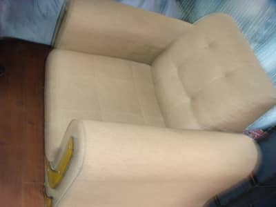 7  siter sofa set aachi condition