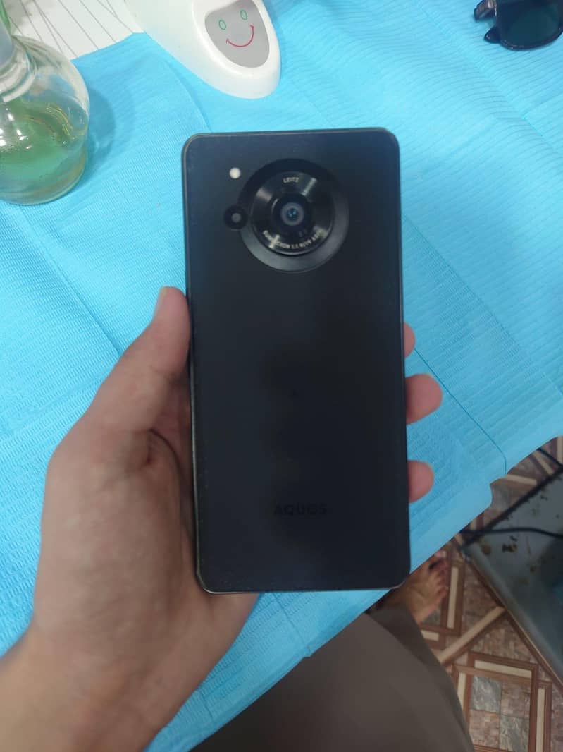Sharp Aquos R7 4