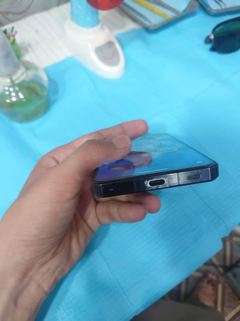 Sharp Aquos R7 7
