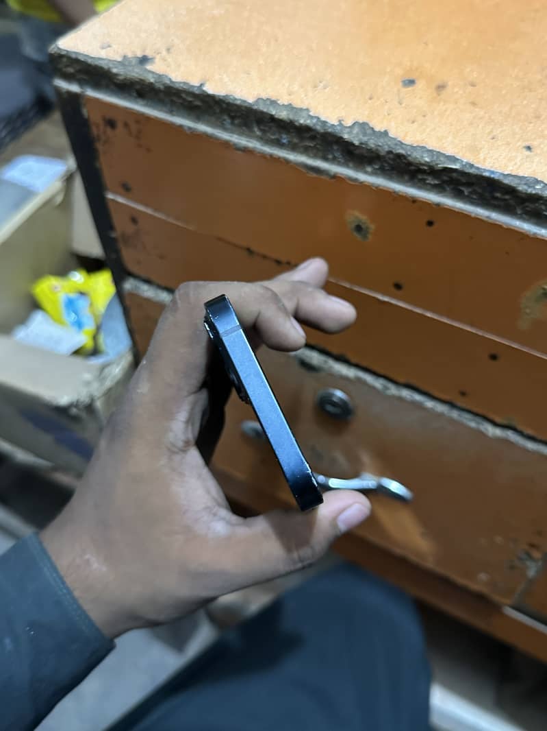 Apple iPhone 13 3
