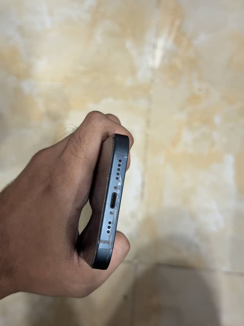 Apple iPhone 14 3