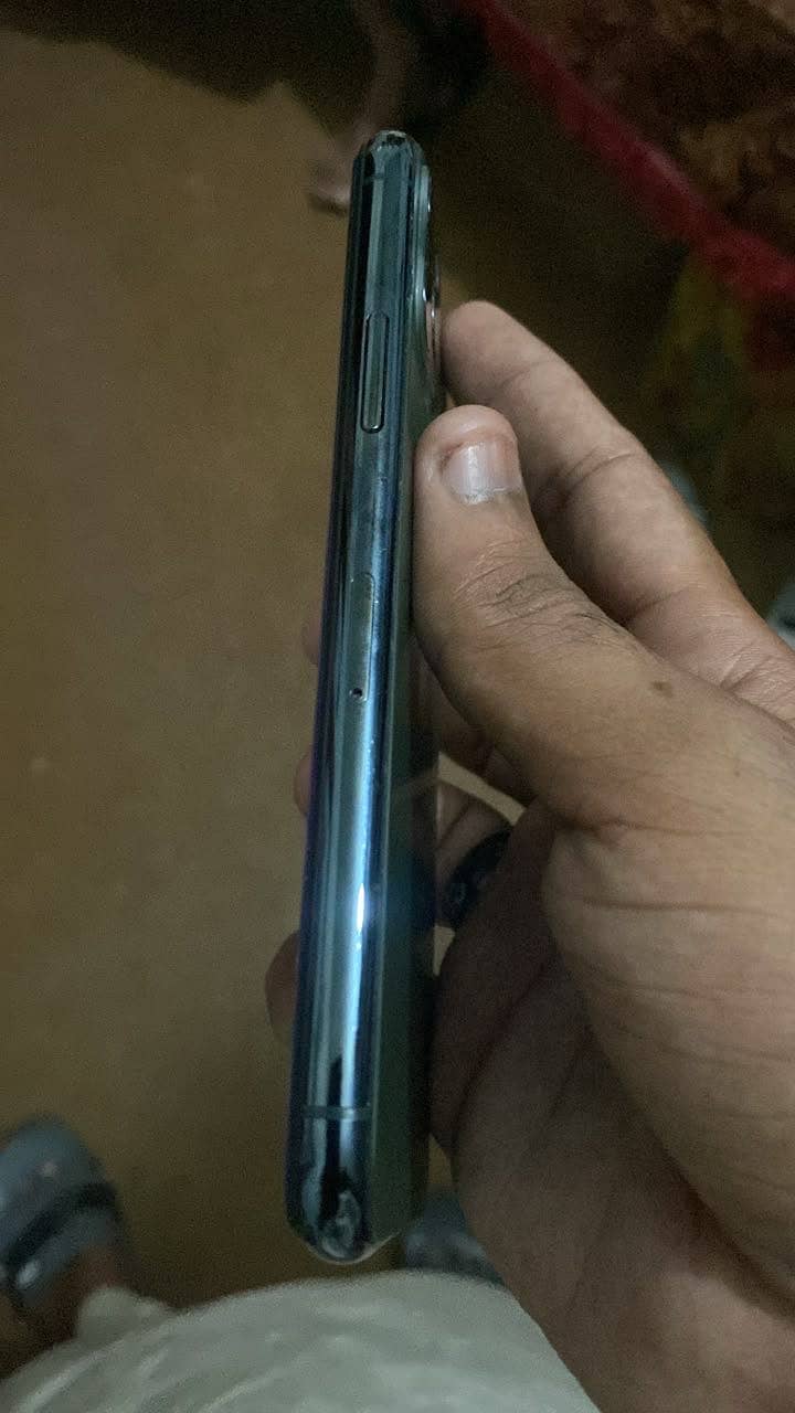 Apple iPhone 11 Pro 3