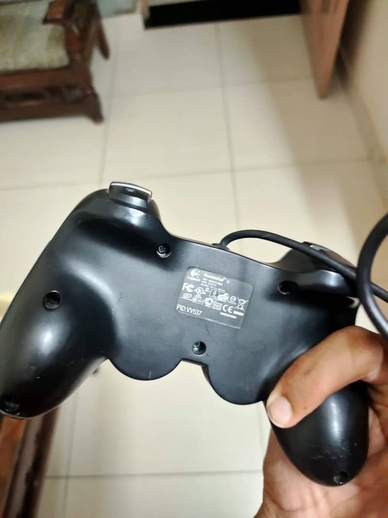 Rumble pad 2 controller 1