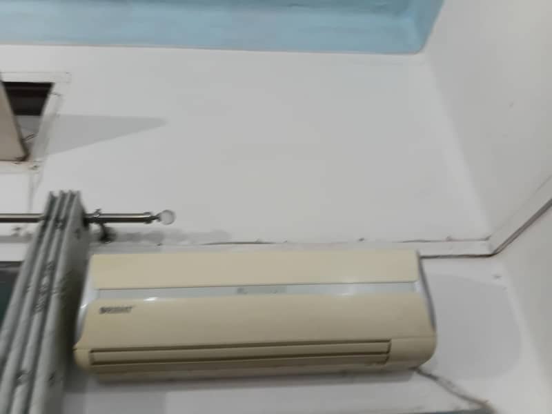 split type orient Ac 3