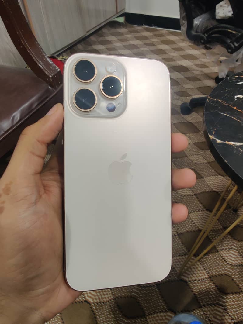 Apple iPhone 16 Pro Max 1
