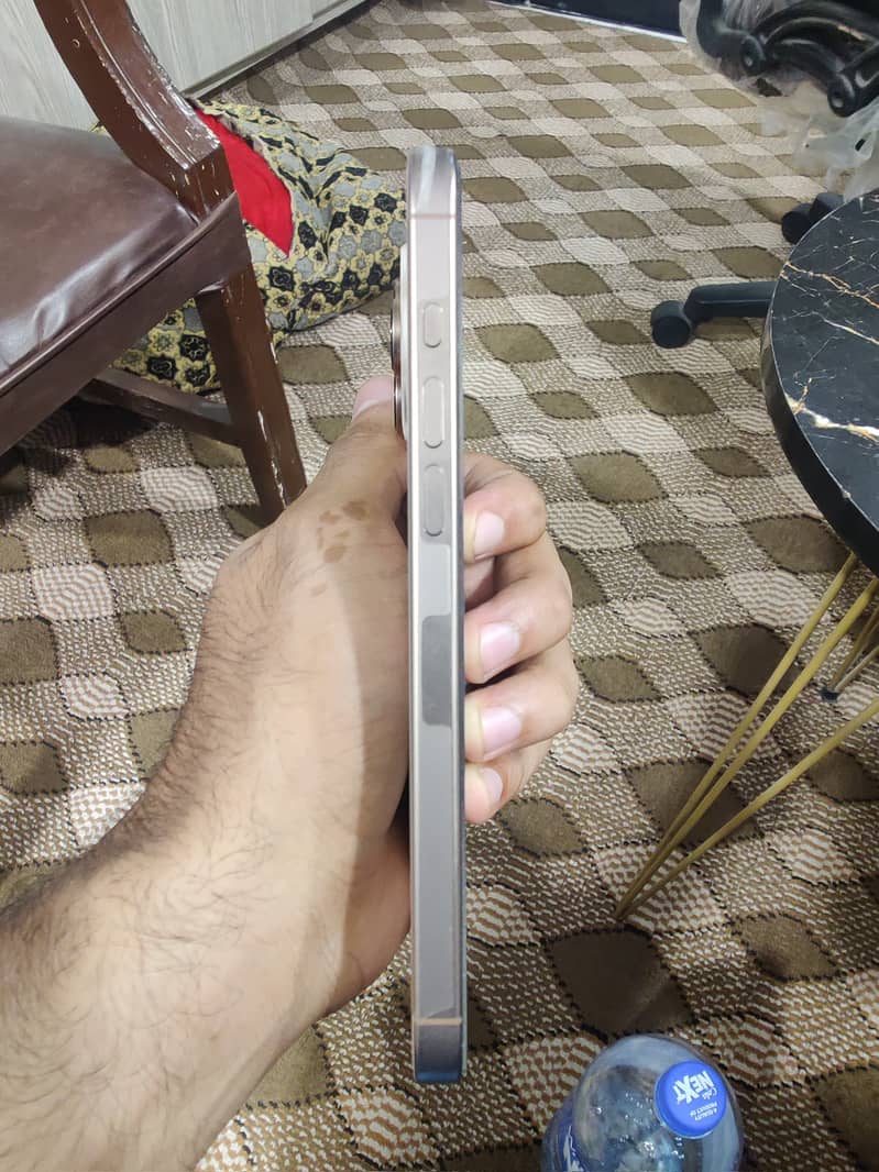 Apple iPhone 16 Pro Max 5