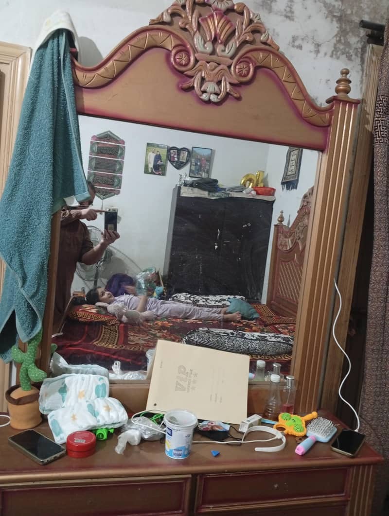 Used Dressing Table 0