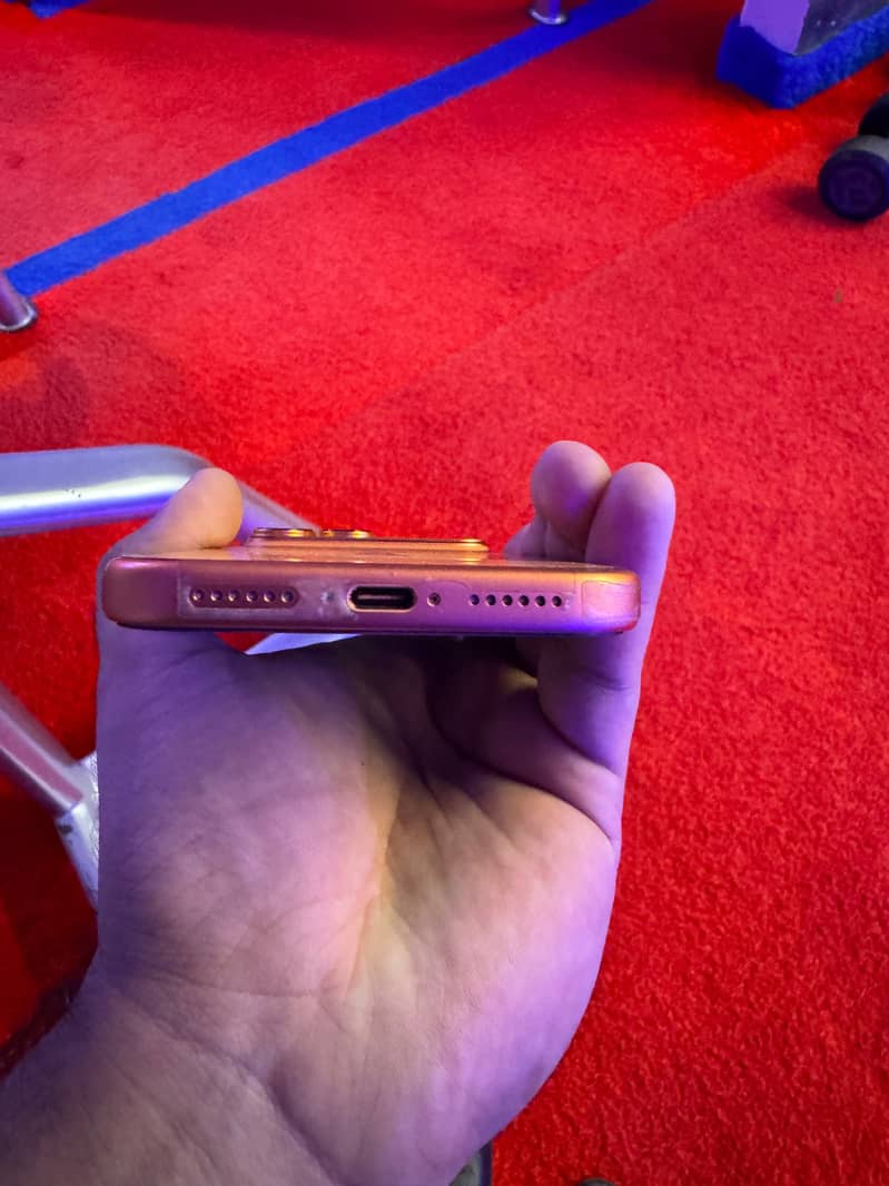 Apple iPhone 17 Pro Max 4